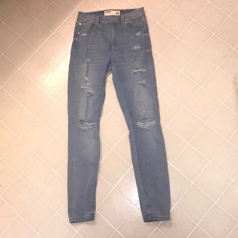 Light washed ripped jeans